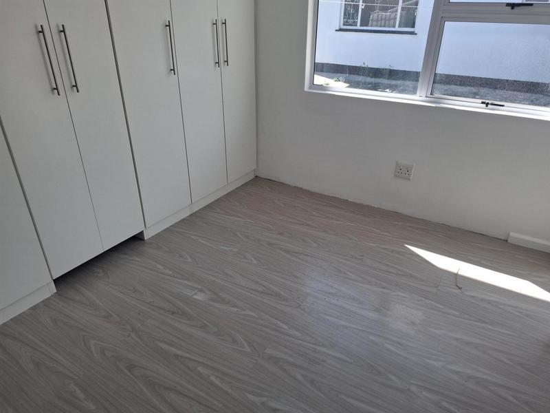 To Let 1 Bedroom Property for Rent in Goodwood Central Western Cape